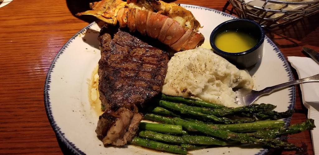 Red Lobster | restaurant | 3425 Candlers Mountain Rd, Lynchburg, VA 24502, USA | 4348470178 OR +1 434-847-0178