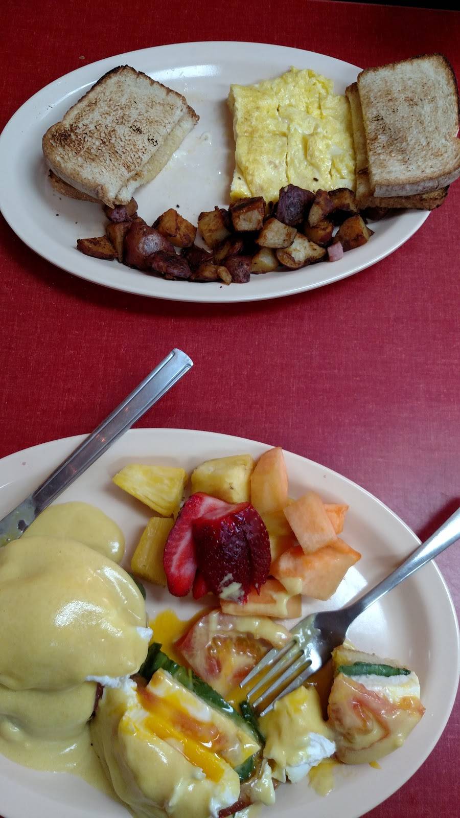 Ye Olde Cottage Restaurant | cafe | 403 Boston Post Rd, Weston, MA 02493, USA | 7818939810 OR +1 781-893-9810