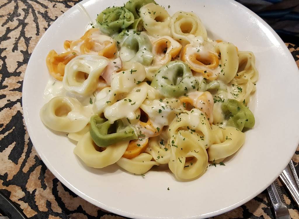 J Christophers Pizza-Pasta | restaurant | 2245 Northpark Dr, Kingwood, TX 77339, USA | 2813586601 OR +1 281-358-6601