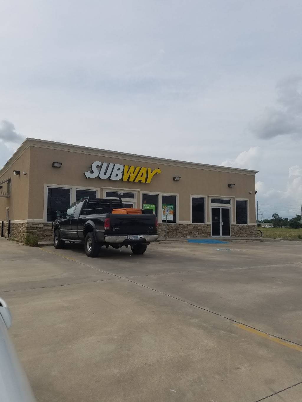 Subway | restaurant | 7201 32nd St, Groves, TX 77619, USA | 4092934345 OR +1 409-293-4345