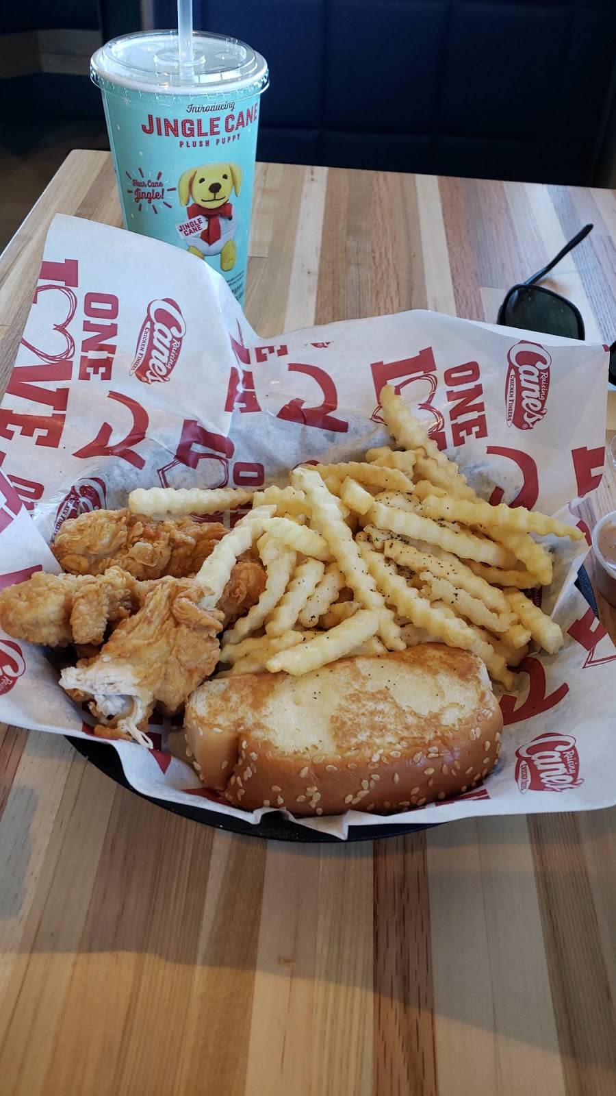 Raising Canes Chicken Fingers | meal takeaway | 7501 Rogers Ave, Fort Smith, AR 72903, USA | 4794522640 OR +1 479-452-2640