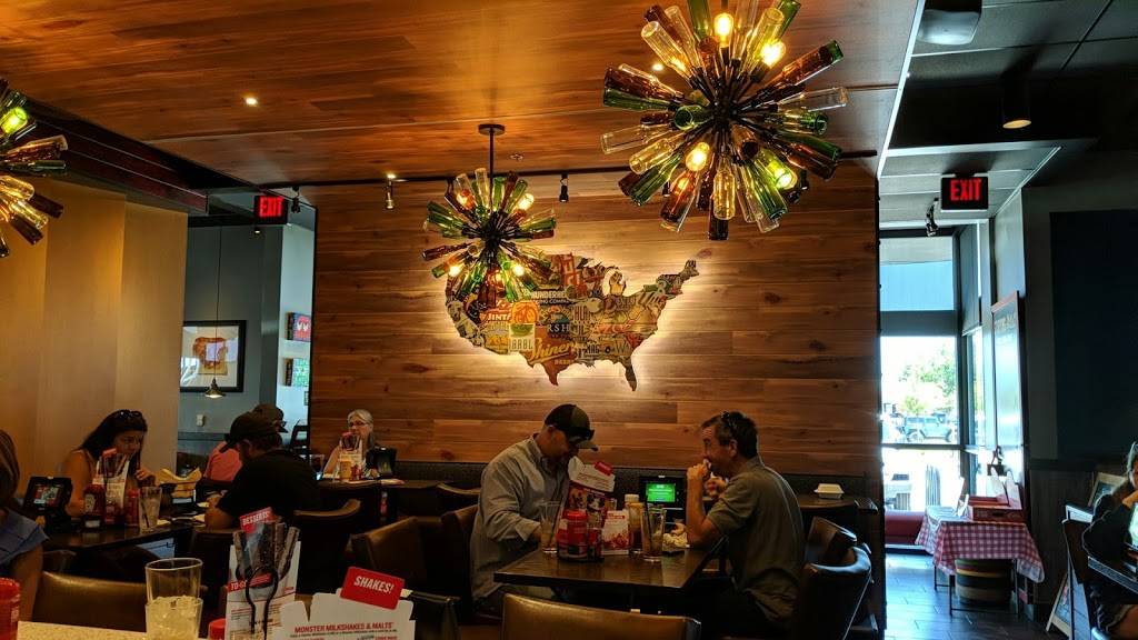 Red Robin Gourmet Burgers and Brews | restaurant | 4586 Town Center Pkwy, Jacksonville, FL 32246, USA | 9047132300 OR +1 904-713-2300