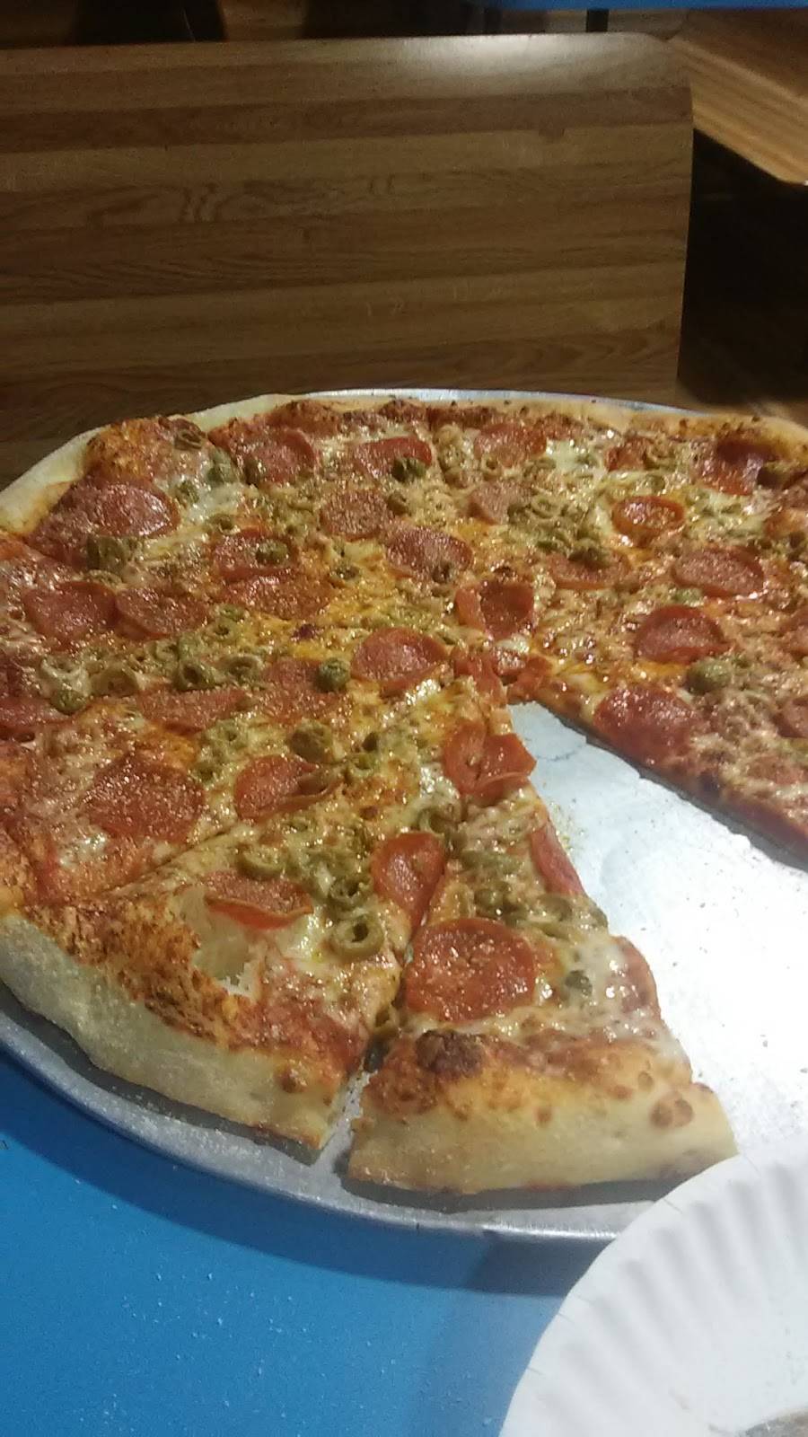 Hussons Pizza | restaurant | 2415 Kanawha Terrace, St Albans, WV 25177, USA | 3047222135 OR +1 304-722-2135