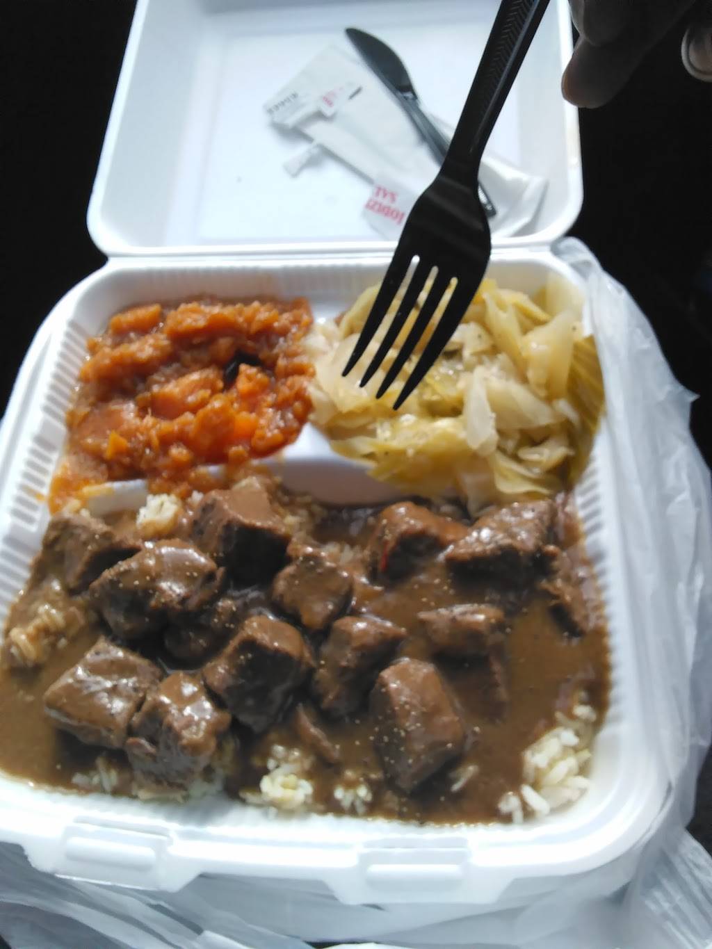 Tooties Grill & More | restaurant | south, 4606 S Lamar St, Dallas, TX 75215, USA | 2144213545 OR +1 214-421-3545