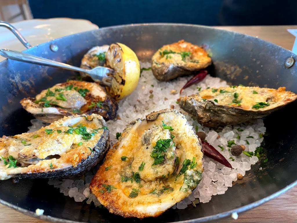 Pier 6 Seafood & Oyster House | restaurant | 113 6th St, San Leon, TX 77539, USA | 2813391515 OR +1 281-339-1515