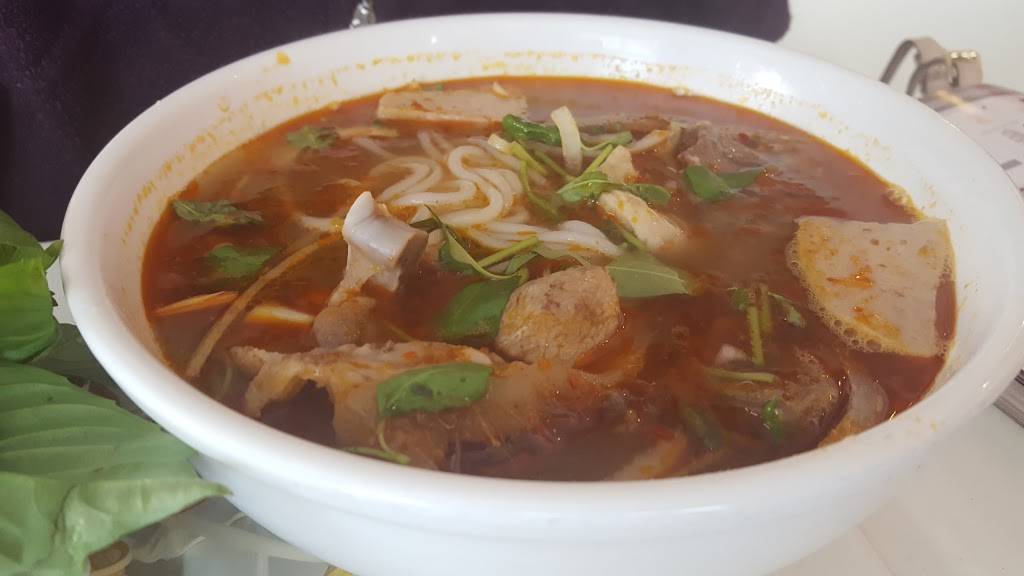 Les Pho | restaurant | 4925 N Broadway, Chicago, IL 60640, USA | 7737848723 OR +1 773-784-8723