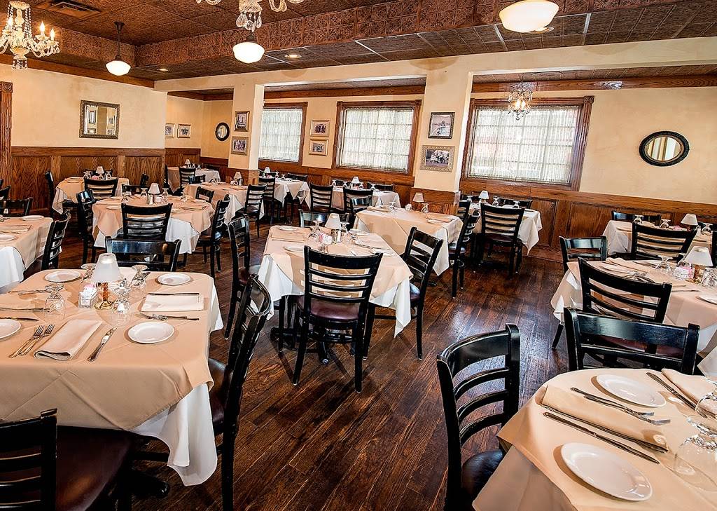 Fireside Chophouse Bar & Grill | restaurant | 1995 Richmond Rd, Williamsburg, VA 23185, USA | 7572293310 OR +1 757-229-3310