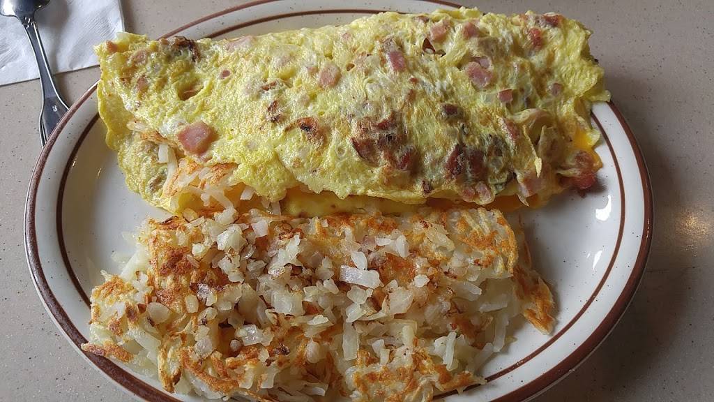 Leos Coney Island | restaurant | 33577 Van Dyke Ave, Sterling Heights, MI 48312, USA | 5869780080 OR +1 586-978-0080