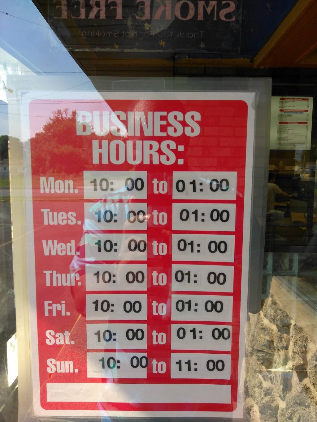 Pierson Grill | restaurant | 5201 Saginaw St, Flint, MI 48505, USA | 8107854655 OR +1 810-785-4655