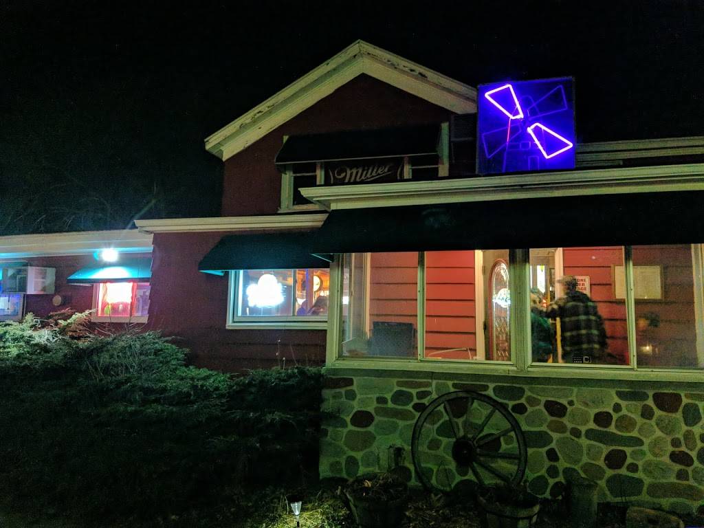 Butchs Red Mill | restaurant | 1005 S Elm Grove Rd, Brookfield, WI 53005, USA | 2627870622 OR +1 262-787-0622