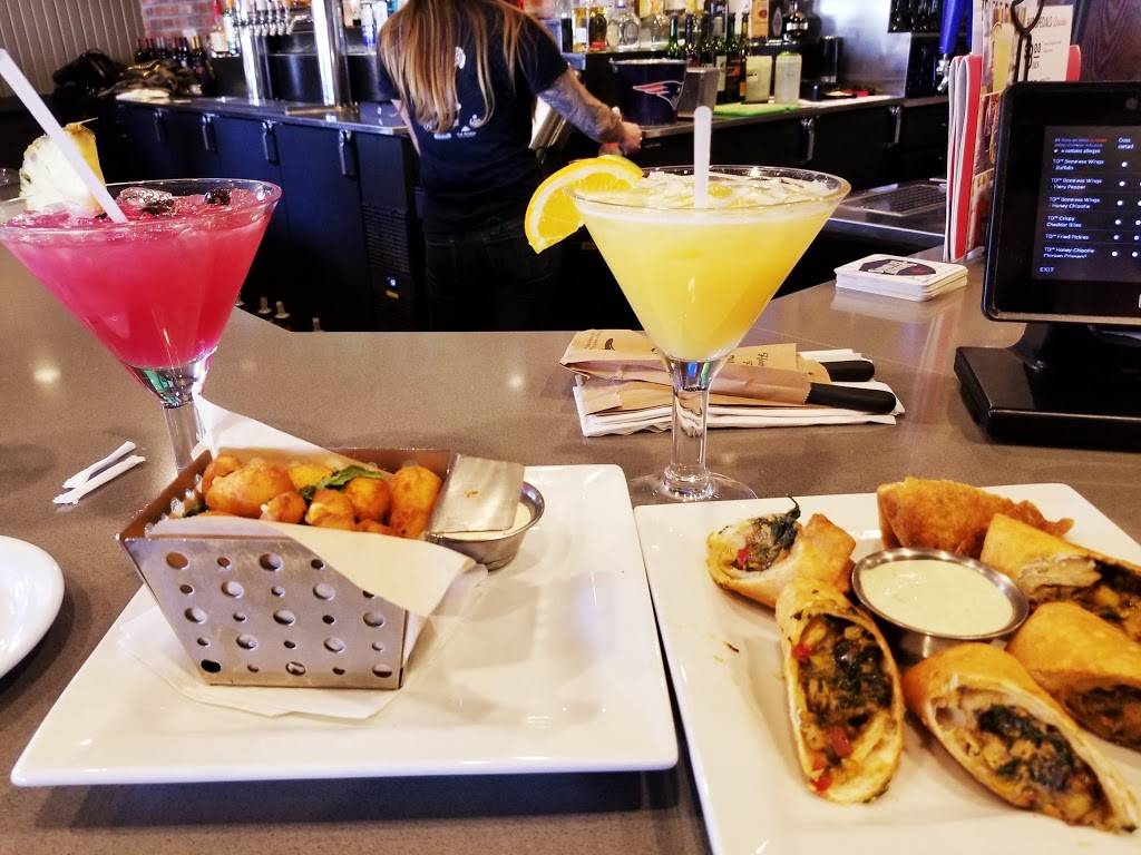 Chilis Grill & Bar | meal takeaway | 855 West Main Street, Middletown, RI 02842, USA | 4018489380 OR +1 401-848-9380