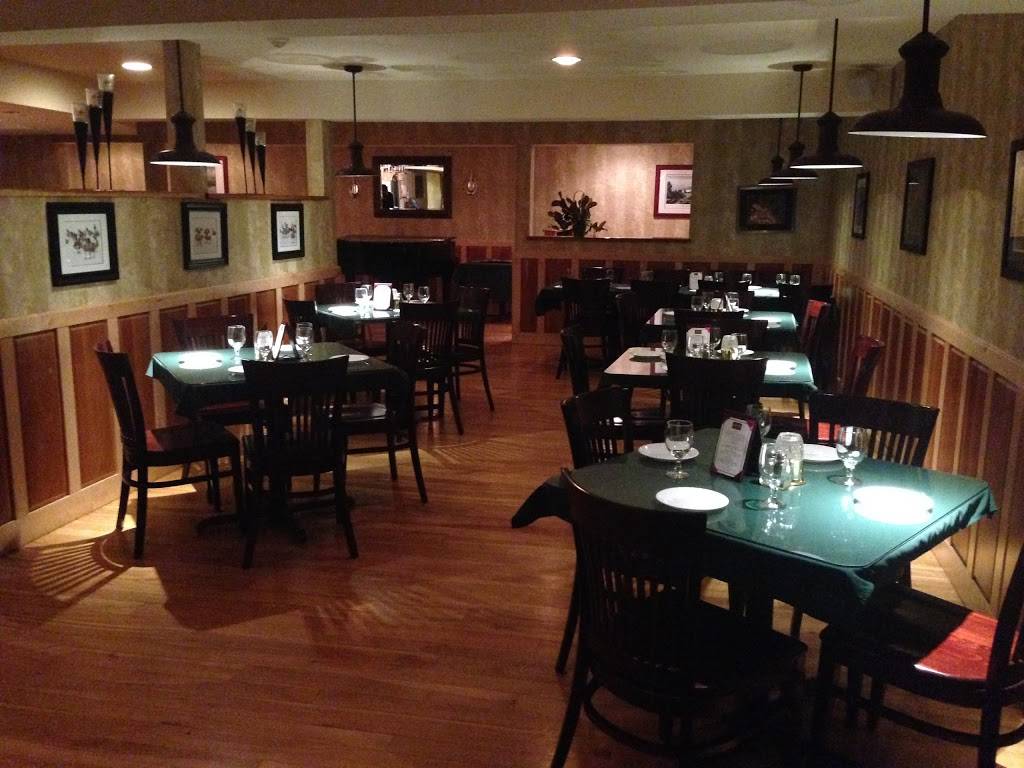 Charlmont Restaurant and Pub | restaurant | 116 VT-15 west, Morristown, VT 05661, USA | 8028884242 OR +1 802-888-4242