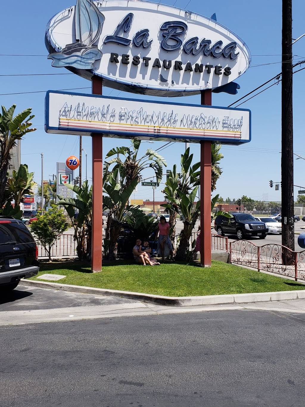 La Barca Restaurantes | restaurant | 4955 Florence Ave, Bell, CA 90201, USA | 3235600225 OR +1 323-560-0225