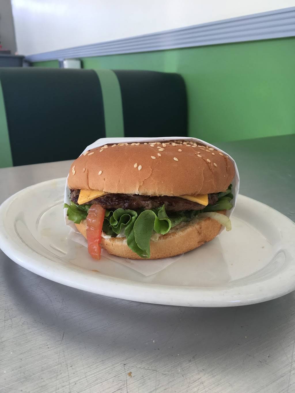 DINOS Best Burgers | restaurant | 2818, 620 W Anaheim St, Long Beach, CA 90813, USA | 5629519592 OR +1 562-951-9592