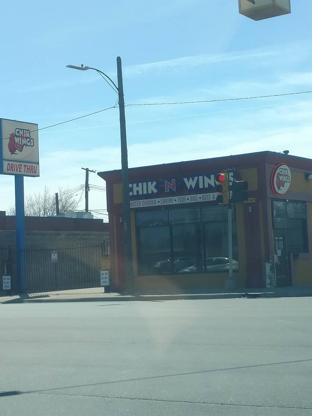 Chik-N-Wings | restaurant | 10145 Eight Mile Rd, Detroit, MI 48221, USA | 3133413434 OR +1 313-341-3434