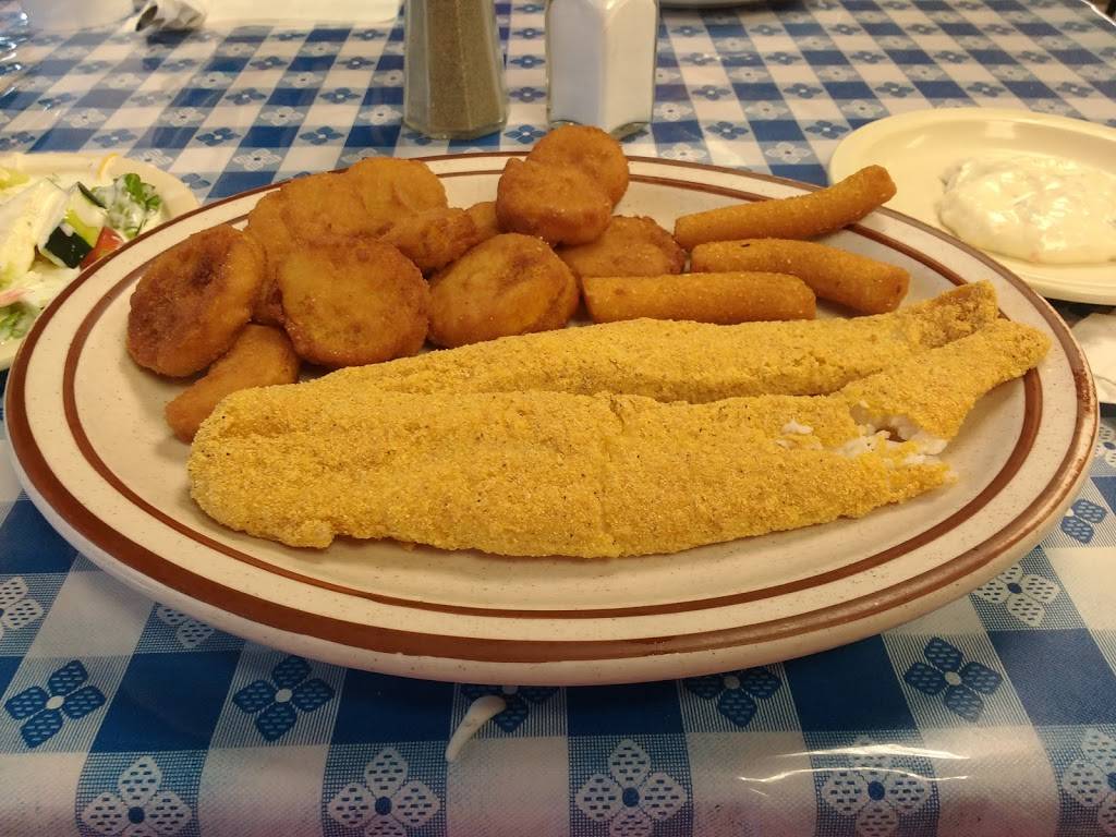 Grannys Clarks | restaurant | 213 N Patrick St, Dublin, TX 76446, USA | 2544453444 OR +1 254-445-3444