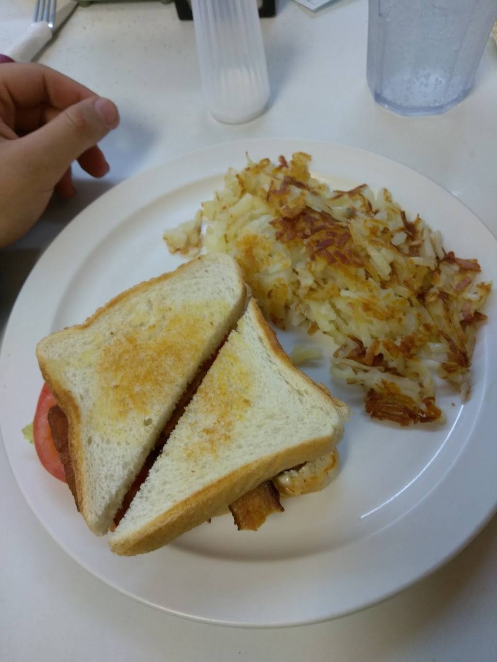 Cindas Restaurant | restaurant | 14964 S State Ave, Middlefield, OH 44062, USA | 4406321929 OR +1 440-632-1929