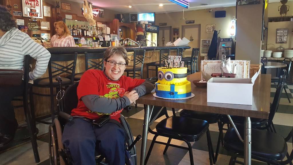 Rhodys Food & Spirits | restaurant | 14167 Old Hwy Rd, Dubuque, IA 52002, USA | 5635851500 OR +1 563-585-1500