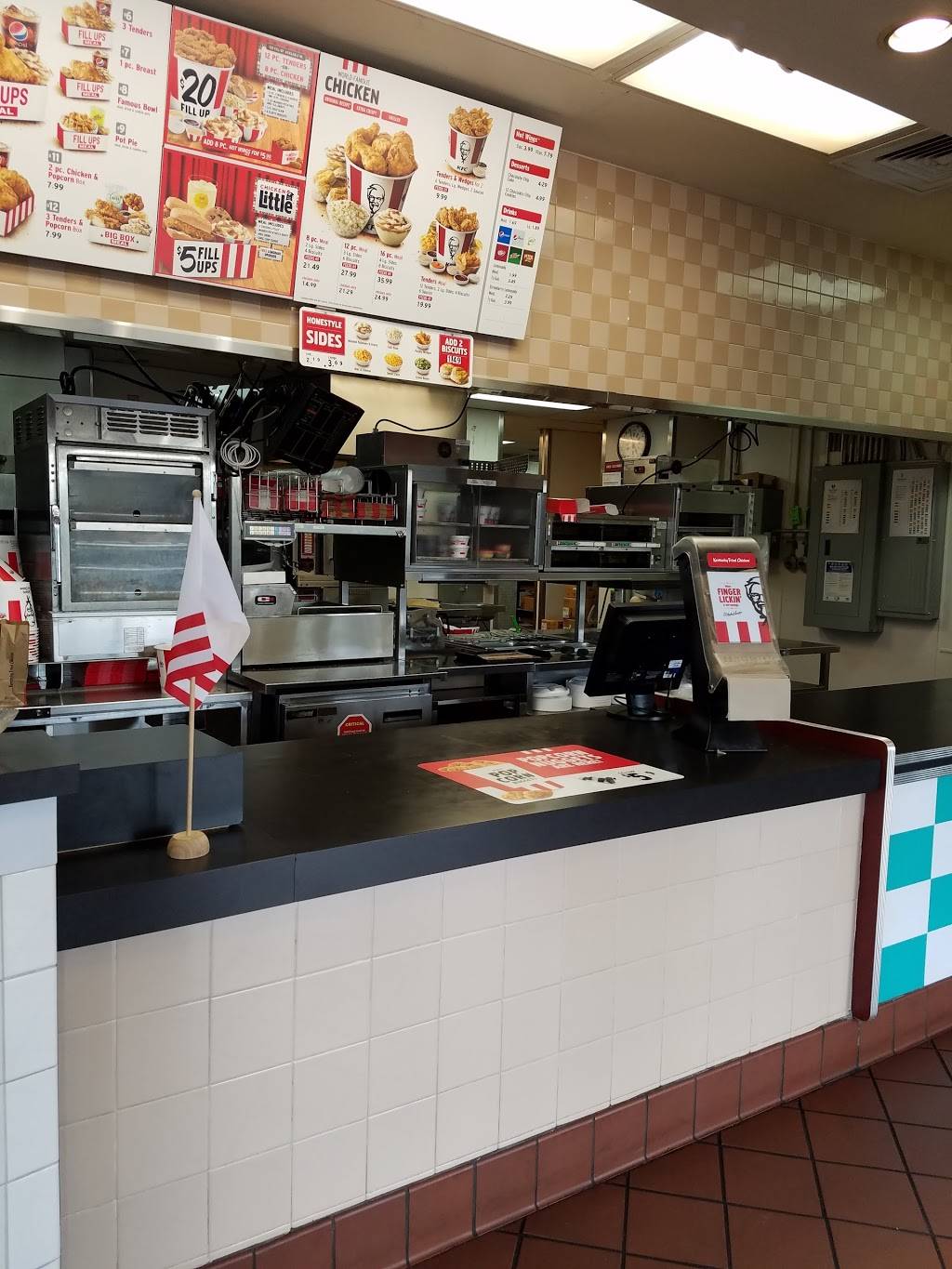 KFC | restaurant | 32 Airport Square, North Wales, PA 19454, USA | 2154127224 OR +1 215-412-7224