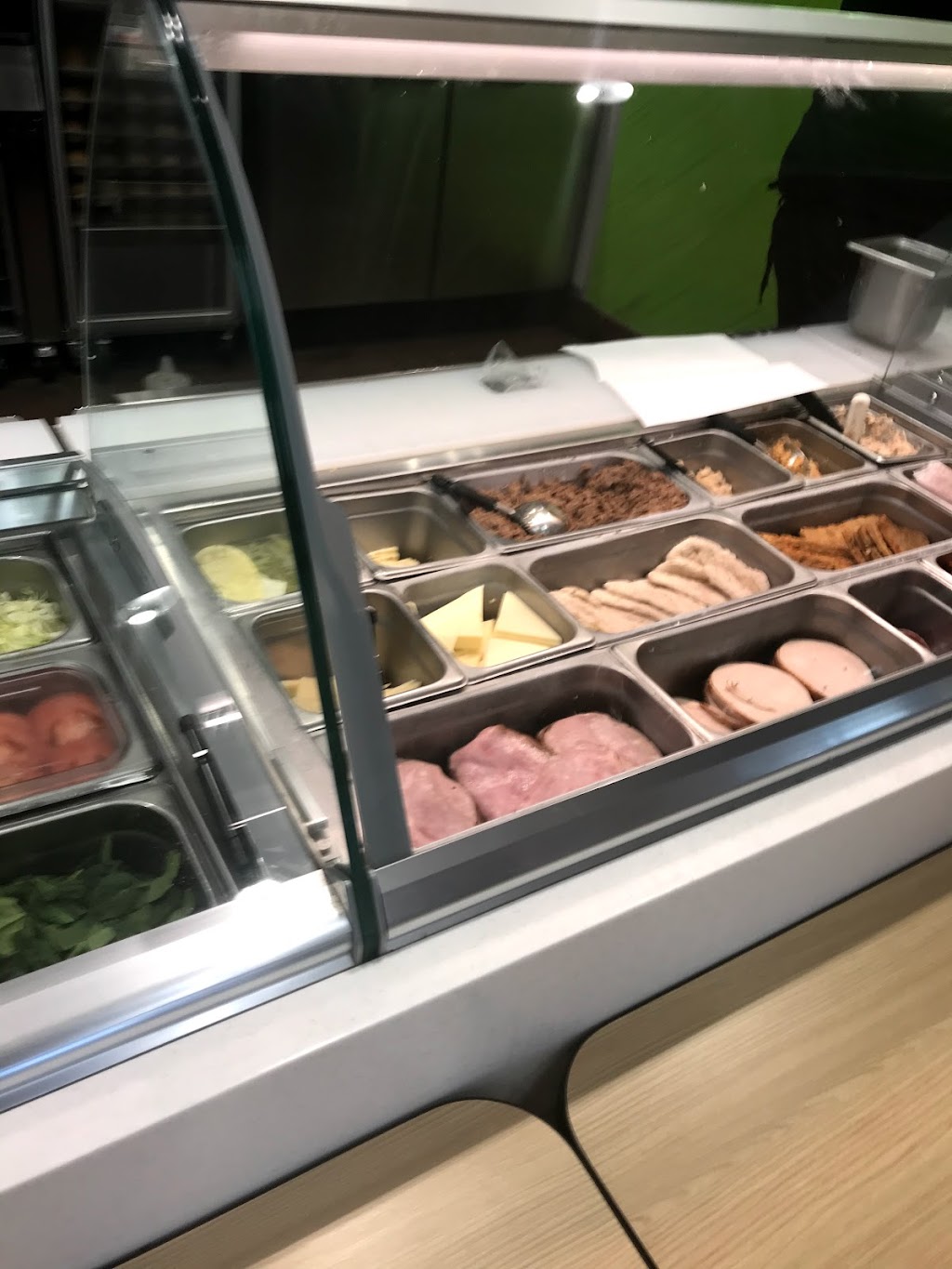 Lucky Dog | restaurant | 7151 16th St, Berwyn, IL 60402, USA | 7087490330 OR +1 708-749-0330