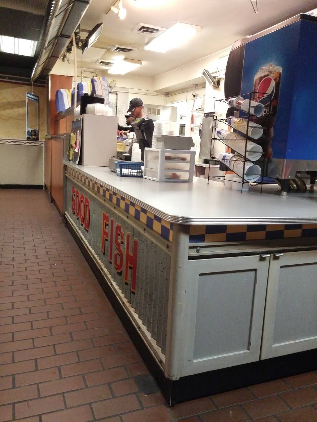 Long John Silvers | restaurant | 400 E Broadway, Louisville, KY 40202, USA | 5025891080 OR +1 502-589-1080