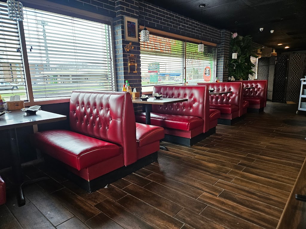 Pho Lover | restaurant | 1349 N Henderson St, Galesburg, IL 61401, USA | 3099734156 OR +1 309-973-4156