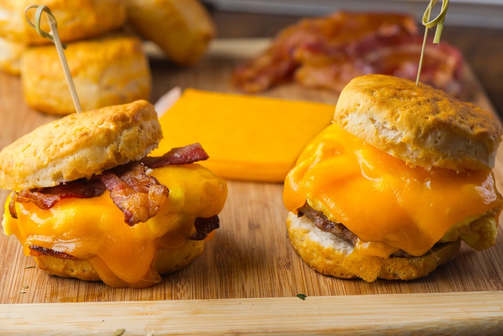 BEES KNEES DINER DELRAY BEACH | restaurant | 2410 N Federal Hwy, Delray Beach, FL 33483, USA | 5614552809 OR +1 561-455-2809