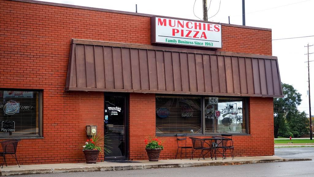 Munchies Pizza & Bar | restaurant | 3 Turner Ave, Elk Grove Village, IL 60007, USA | 8474390393 OR +1 847-439-0393