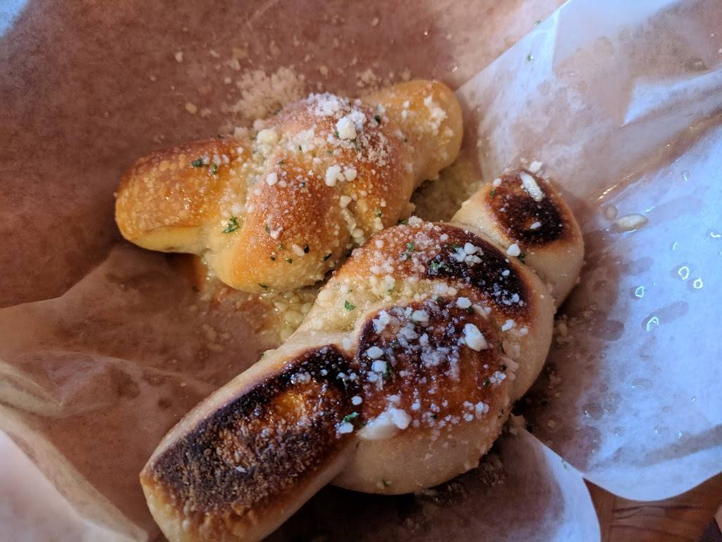 Newfield Pizza | restaurant | 558 Newfield St #4, Middletown, CT 06457, USA | 8607048244 OR +1 860-704-8244