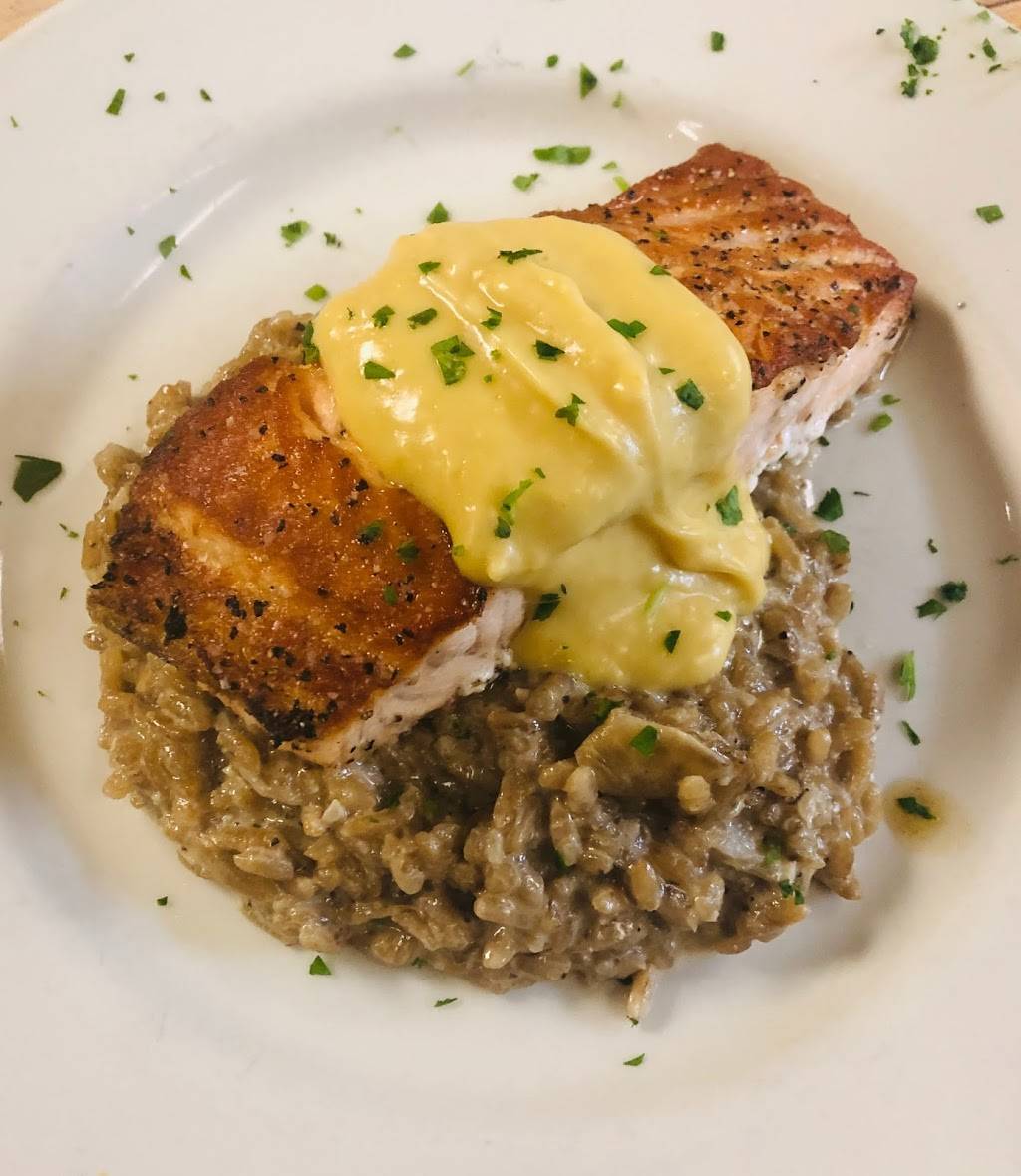 Pepperoncini Restaurant & Bar | restaurant | 72 Poplar St, Conshohocken, PA 19428, USA | 6109417783 OR +1 610-941-7783