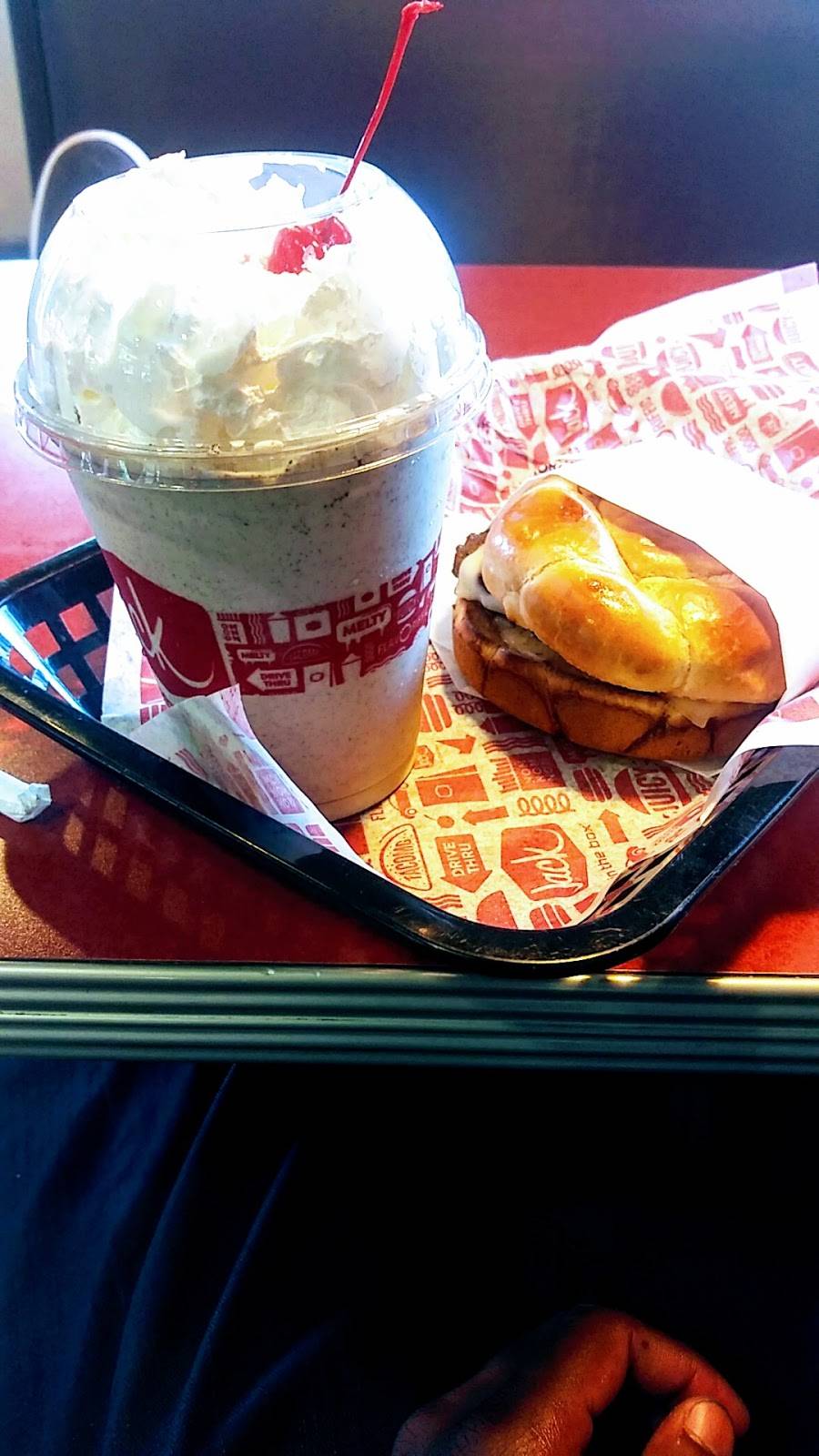 Jack in the Box | restaurant | 9380 Mira Mesa Blvd, San Diego, CA 92126, USA | 8585660052 OR +1 858-566-0052