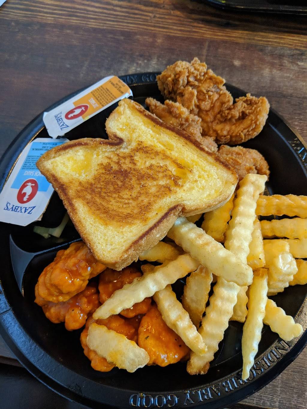 Zaxbys Chicken Fingers & Buffalo Wings | restaurant | 3042 Anderson Snow Rd, Spring Hill, FL 34609, USA | 3527774866 OR +1 352-777-4866