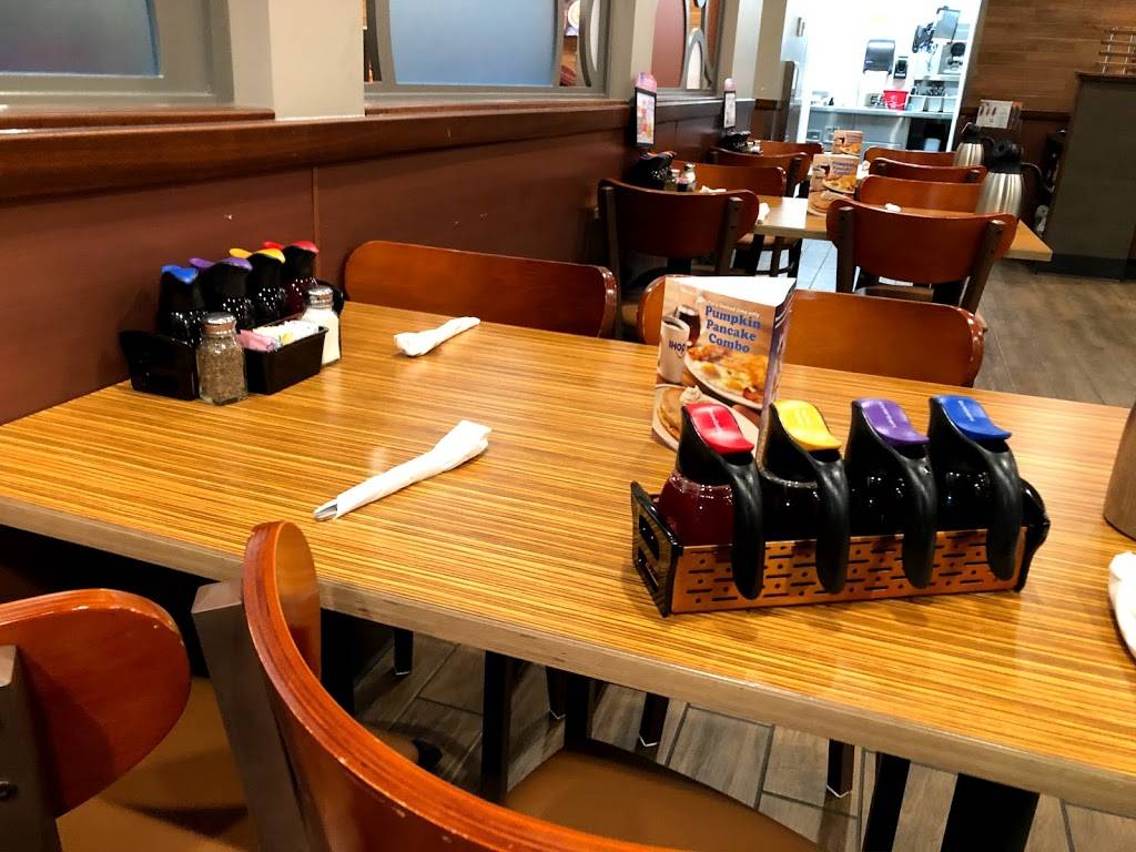 IHOP | restaurant | 150 SE Alices Rd, Waukee, IA 50263, USA | 5155183449 OR +1 515-518-3449