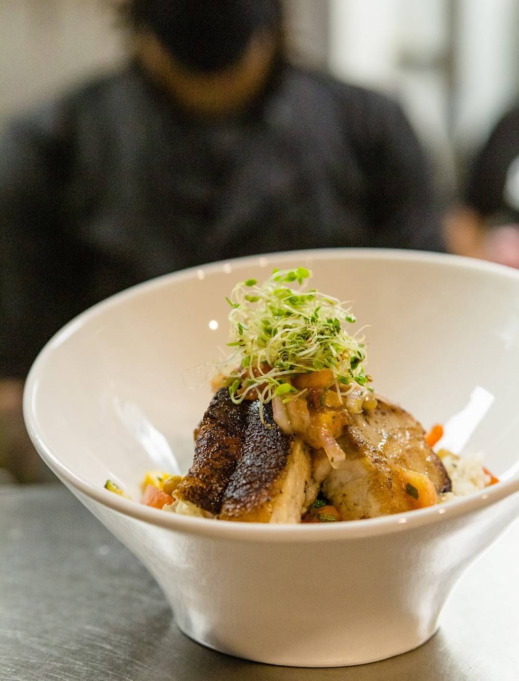 Outpost 611 Eatery & Taphouse | restaurant | 2454 McMullen Booth Rd STE 103, Clearwater, FL 33759, USA | 7272233224 OR +1 727-223-3224