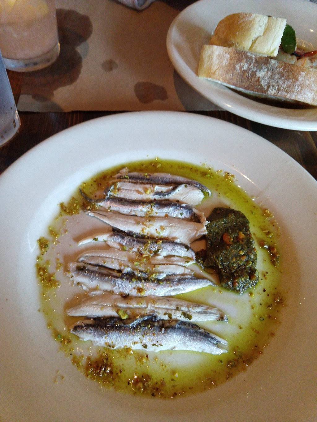 Old Bull Tavern | restaurant | 205 West St, Beaufort, SC 29902, USA | 8433792855 OR +1 843-379-2855