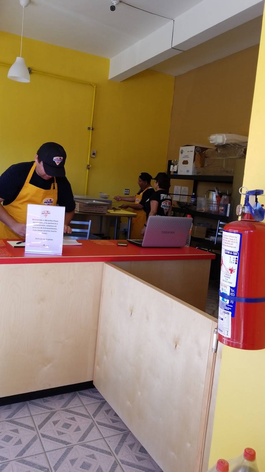 Abrachio Pizza | restaurant | Cerro Colorado 38-A, Cerro Colorado 2da Secion, 22223 Tijuana, B.C., Mexico | 016642000536 OR +52 664 200 0536