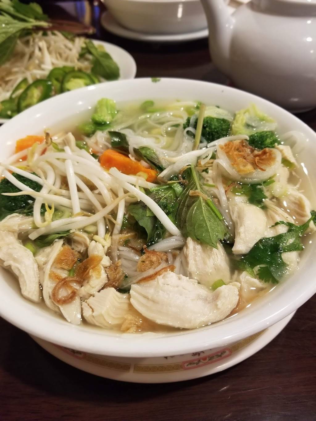 Life Pho | restaurant | 484 Ritchie Hwy, Severna Park, MD 21146, USA | 4105448884 OR +1 410-544-8884