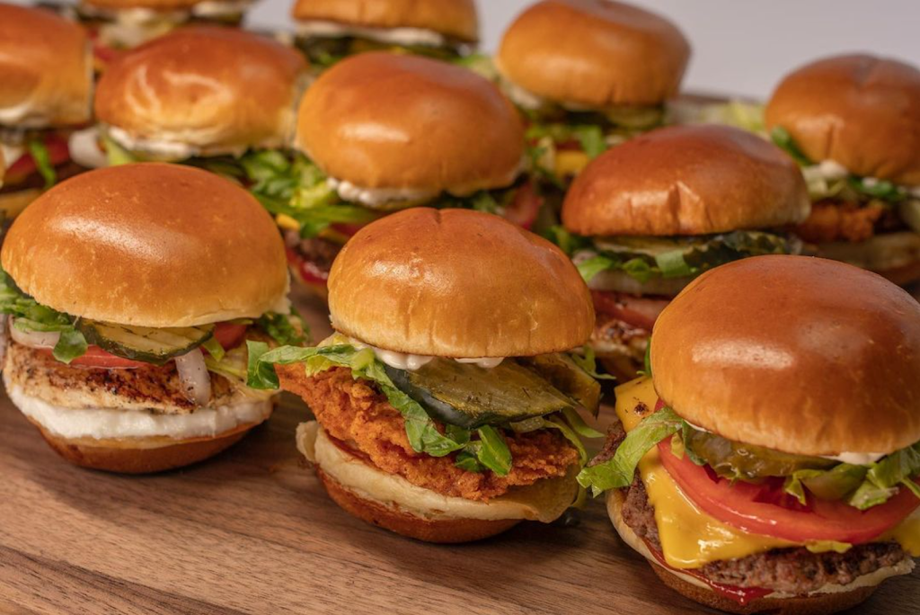 Savvy Sliders | meal takeaway | 14350 Livernois, Detroit, MI 48238, USA | 3133982222 OR +1 313-398-2222