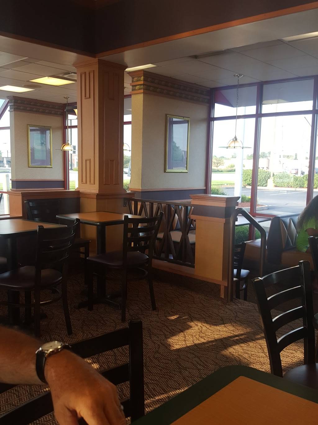 Arbys | restaurant | 7030 Emblem Dr, Indianapolis, IN 46237, USA | 3178832606 OR +1 317-883-2606