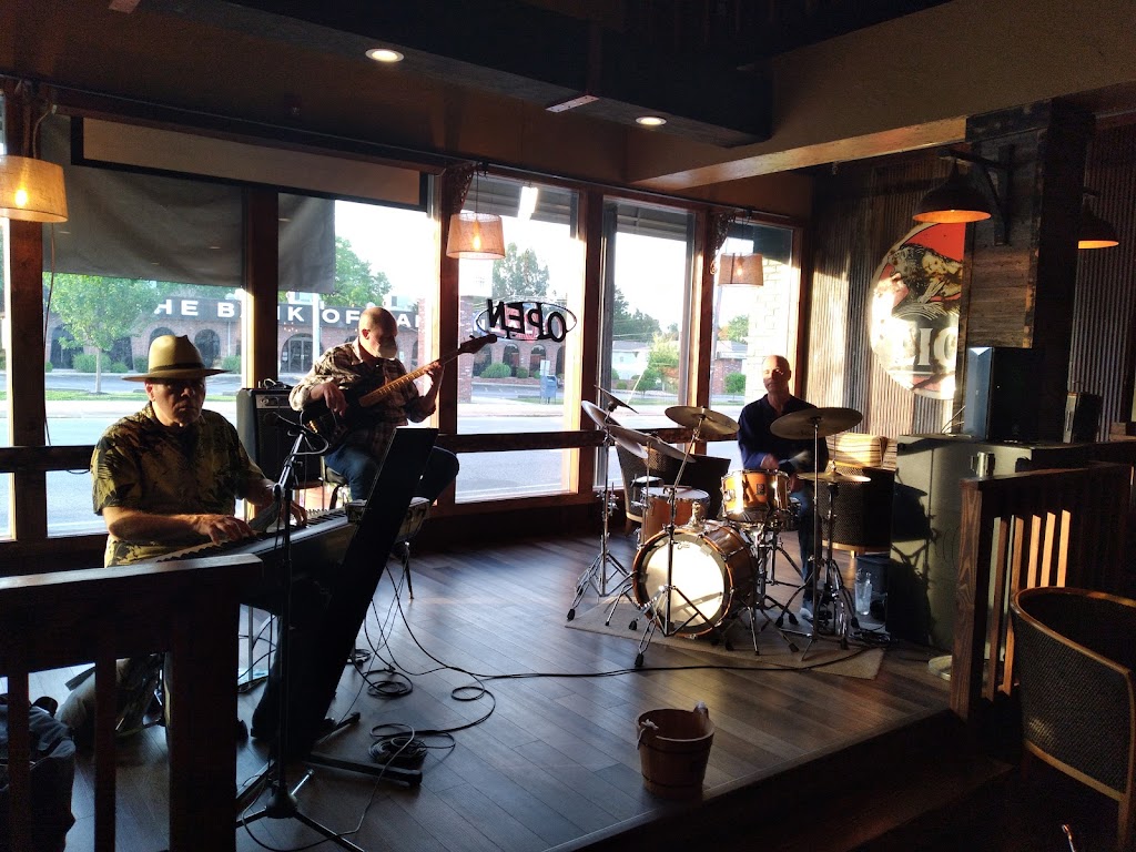 Buckwater Brew Works and Whiskey House | night club | 213 E Main St, Carbondale, IL 62901, USA | 6185490282 OR +1 618-549-0282