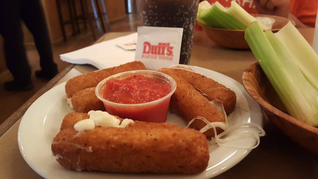 Duffs Famous Wings | restaurant | 1604 Bayview Ave, Toronto, ON M4G 3B7, Canada | 4165440100 OR +1 416-544-0100