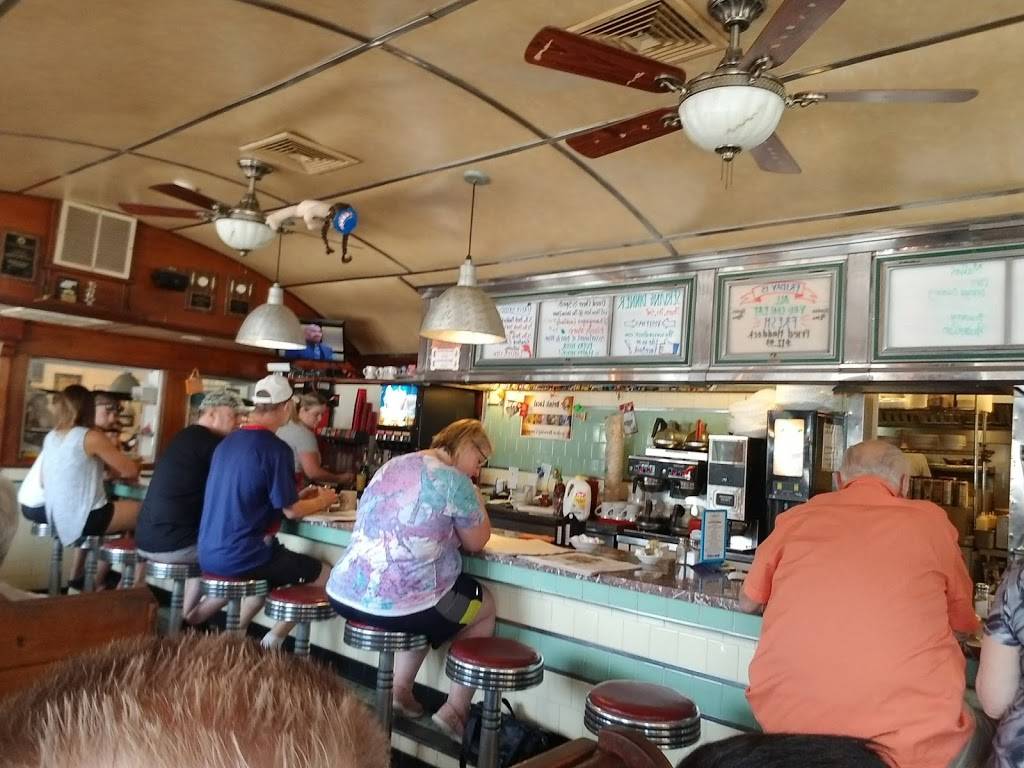 The Union Diner | restaurant | 1331 Union Ave, Laconia, NH 03246, USA | 6035246744 OR +1 603-524-6744