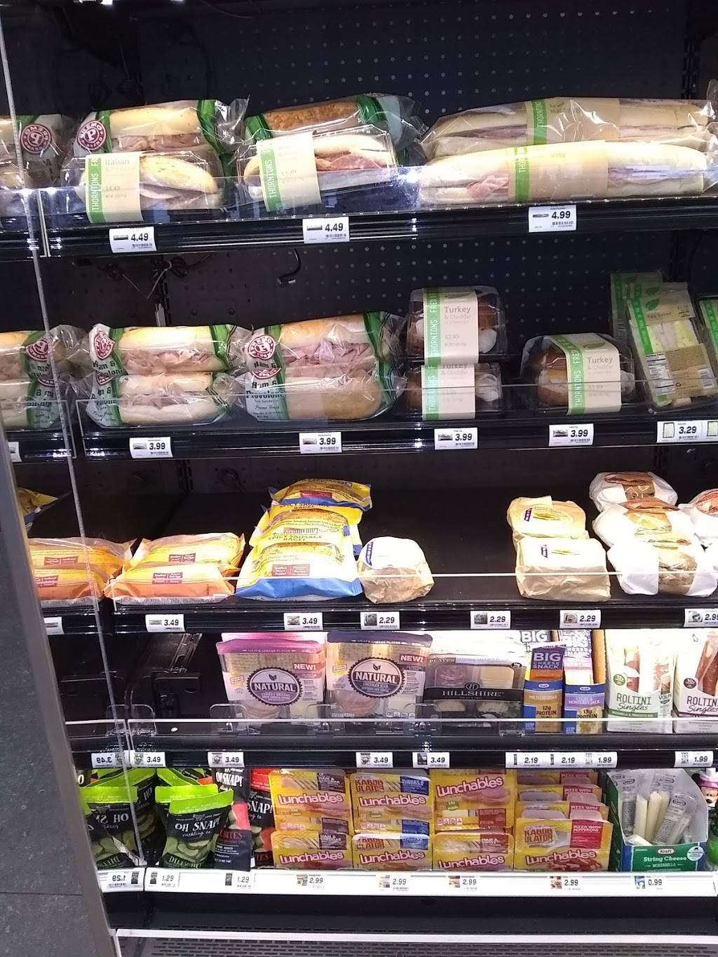 Thorntons | bakery | 11 US Hwy 12, Fox Lake, IL 60020, USA | 8475870554 OR +1 847-587-0554