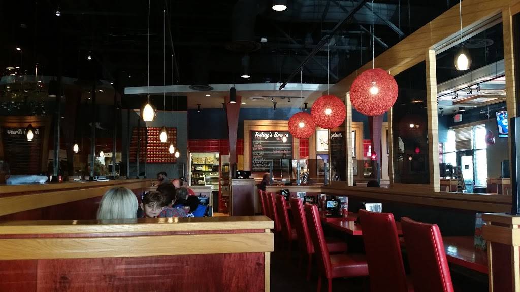 Red Robin Gourmet Burgers and Brews | restaurant | 3310 Daniels Rd #102, Winter Garden, FL 34787, USA | 4076540626 OR +1 407-654-0626