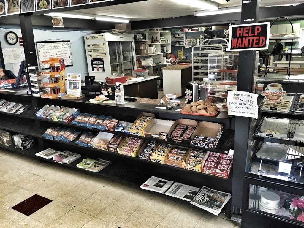 Country Mart | bakery | 3328 Buckhorn Rd, Buckhorn, ON K0L 1J0, Canada | 7056573455 OR +1 705-657-3455