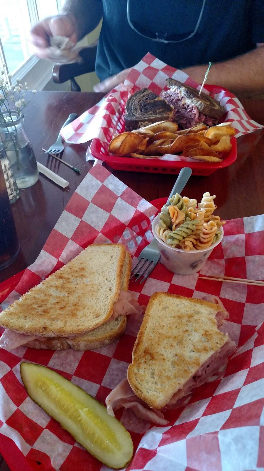 Village Deli & Creamery | restaurant | 10744 Ocean Hwy, Pawleys Island, SC 29585, USA | 8432350333 OR +1 843-235-0333