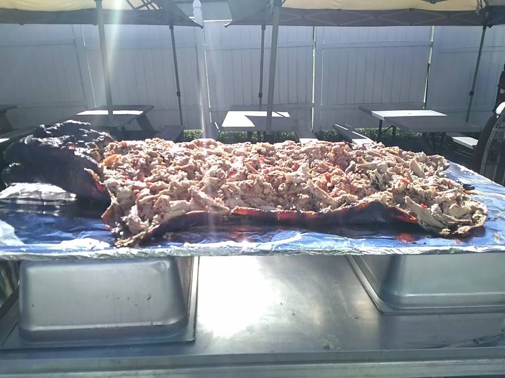 Southern Que BarBQ | restaurant | 70 Pomeroy Ave, Meriden, CT 06450, USA | 2032381542 OR +1 203-238-1542