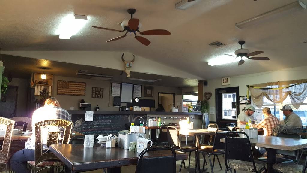 Country Cafe | restaurant | 2053 SE Hwy 70, Arcadia, FL 34266, USA | 8639930094 OR +1 863-993-0094