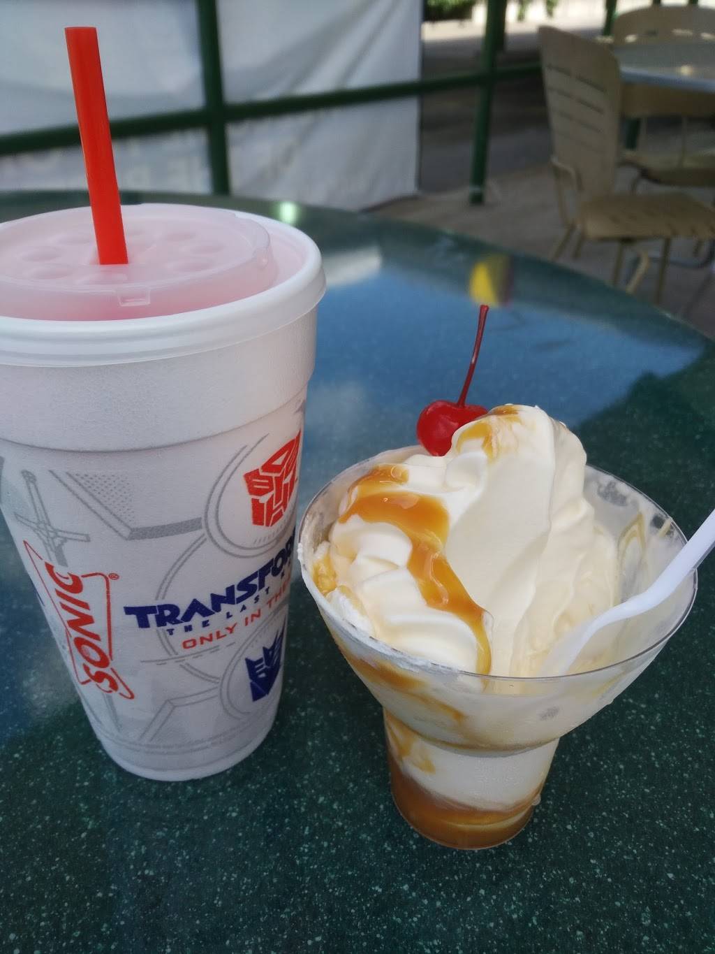 Sonic Drive-In | restaurant | 5105 NE Vivion Rd, Kansas City, MO 64119, USA | 8164550780 OR +1 816-455-0780