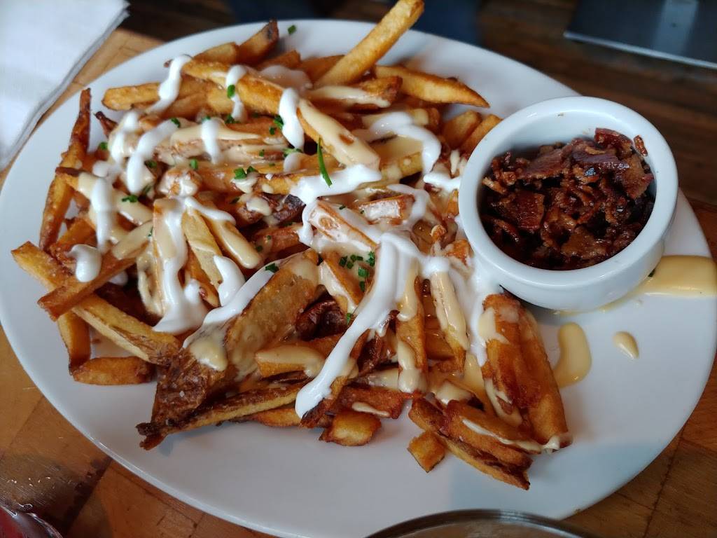 Zinburger Wine & Burger Bar | restaurant | 3393 Peachtree Rd NE #3065A, Atlanta, GA 30326, USA | 4049639611 OR +1 404-963-9611